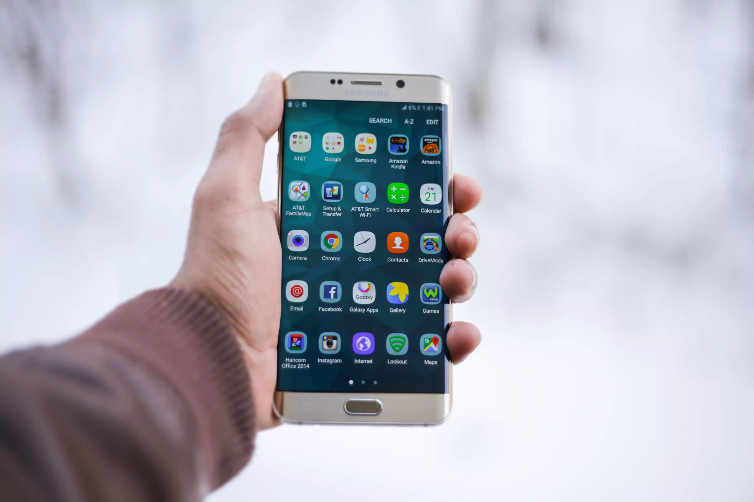 Comparing mobile internet options while traveling in Taiwan
