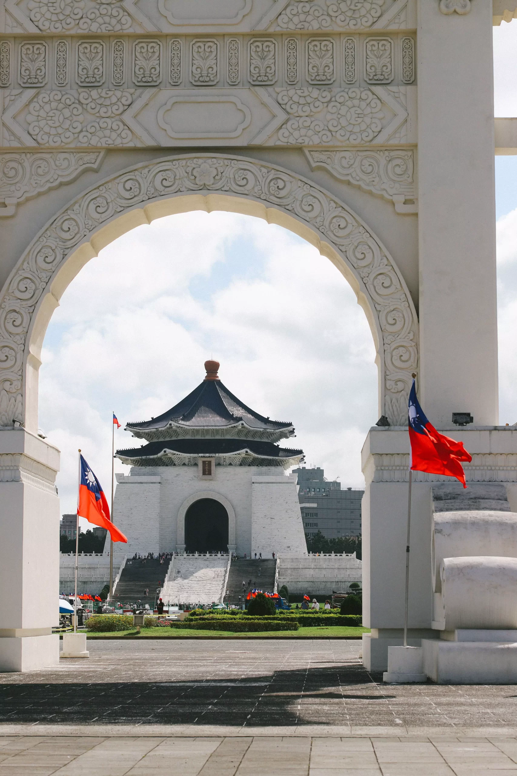 Traveler arriving in Taiwan already online with a ready eSIM