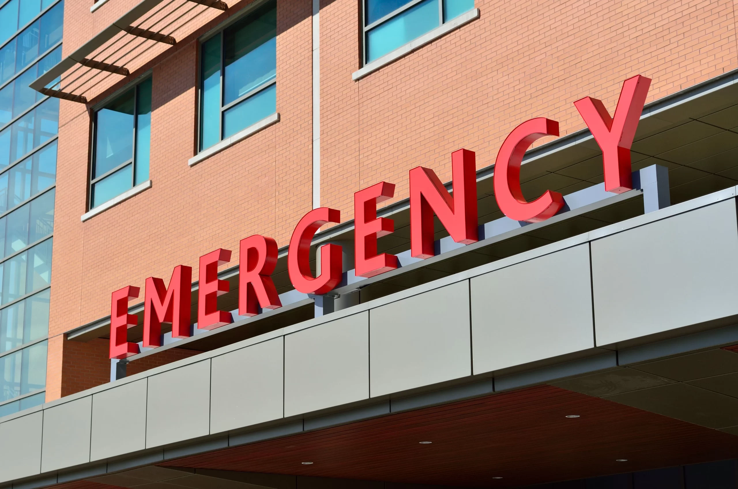 Hospitals in Taiwan for foreigners — hospital entrance in a Taiwanese city