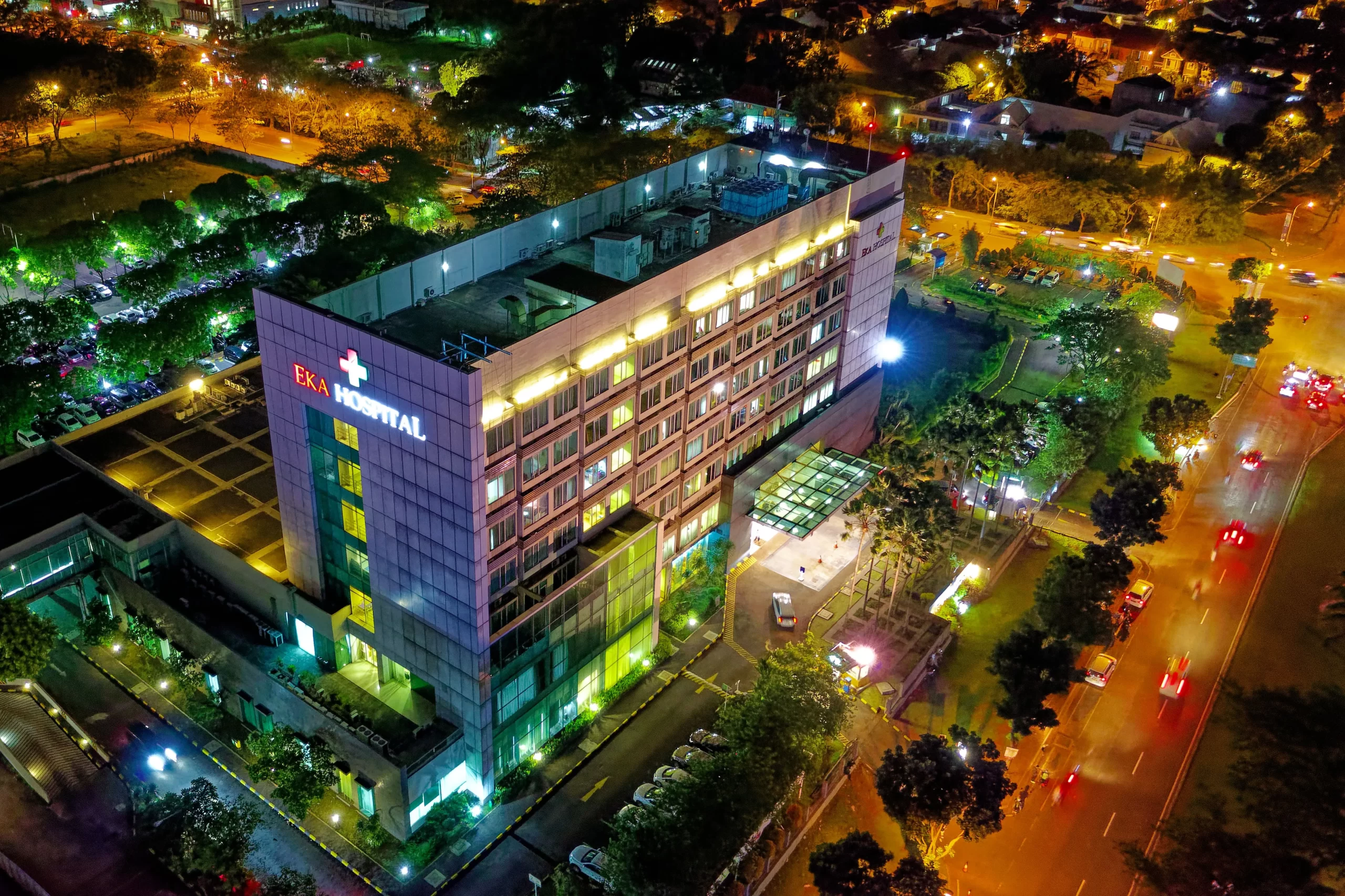Foreign tourist using data to locate hospitals in Taiwan