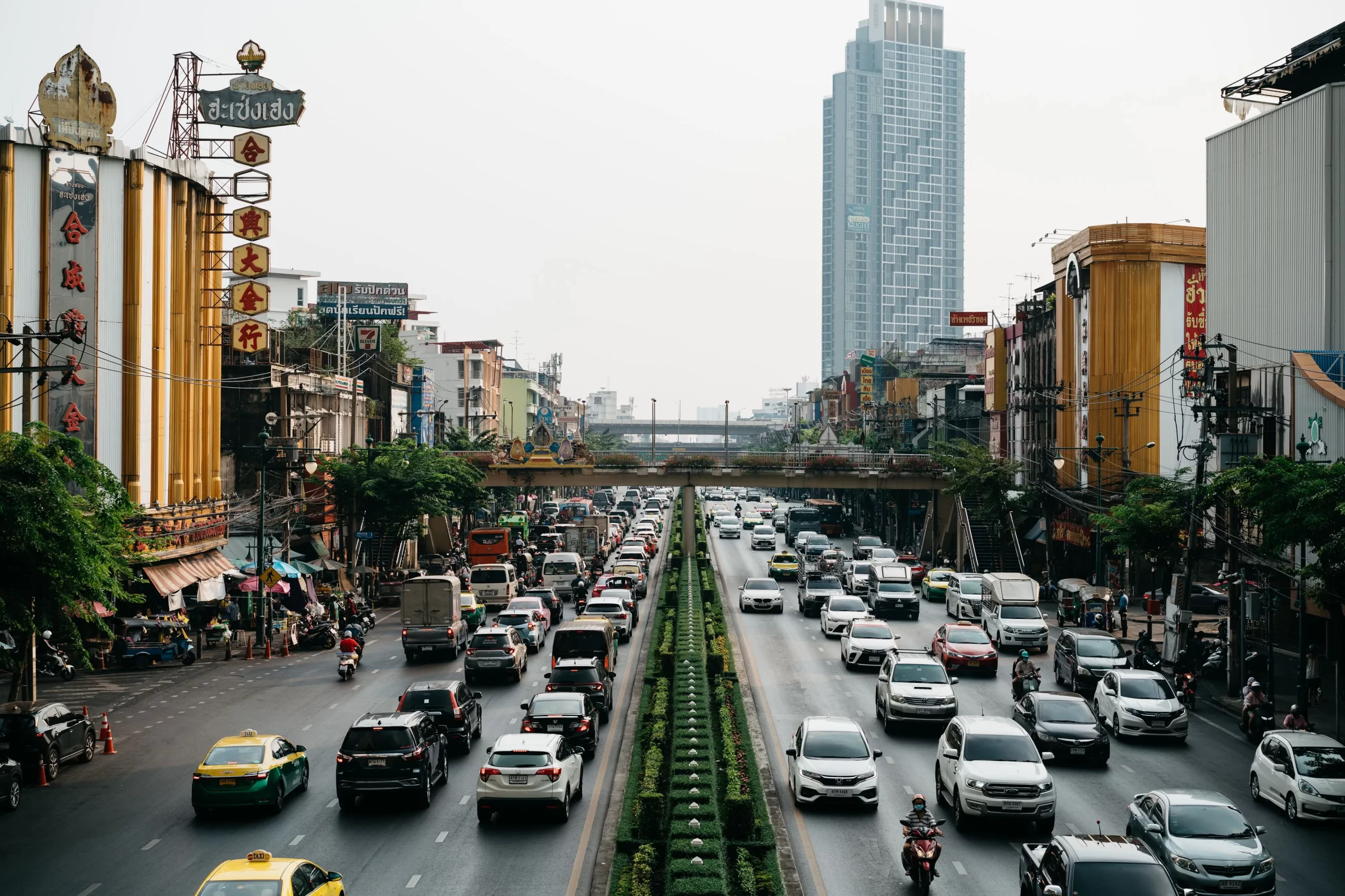 Getting to the airport in Taiwan by rail to avoid traffic