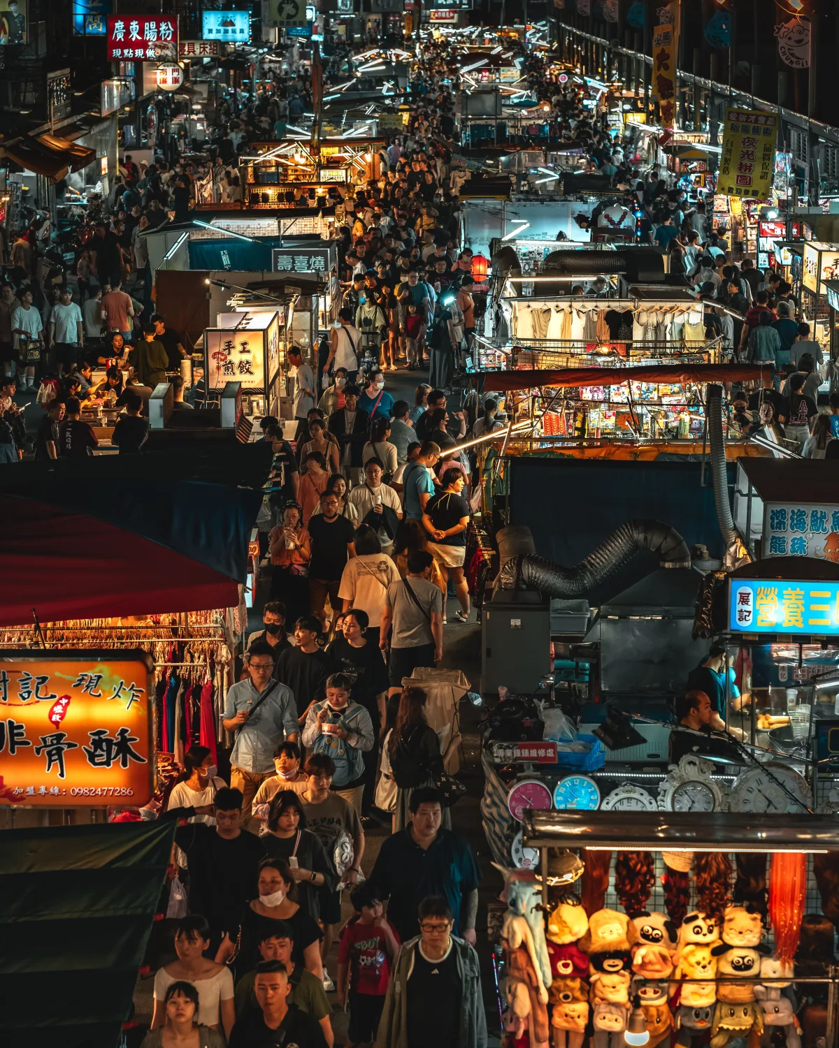 Taipei night markets – Navigating the market with a connected phone